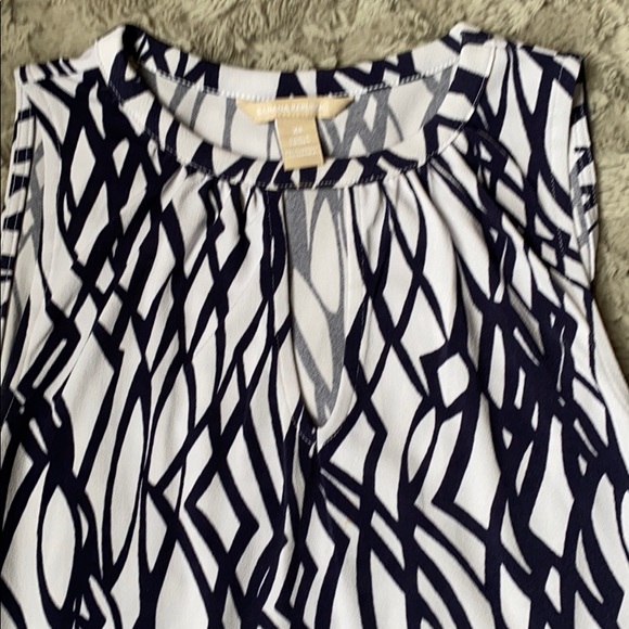 Banana Republic key hole tank top - Picture 2 of 4